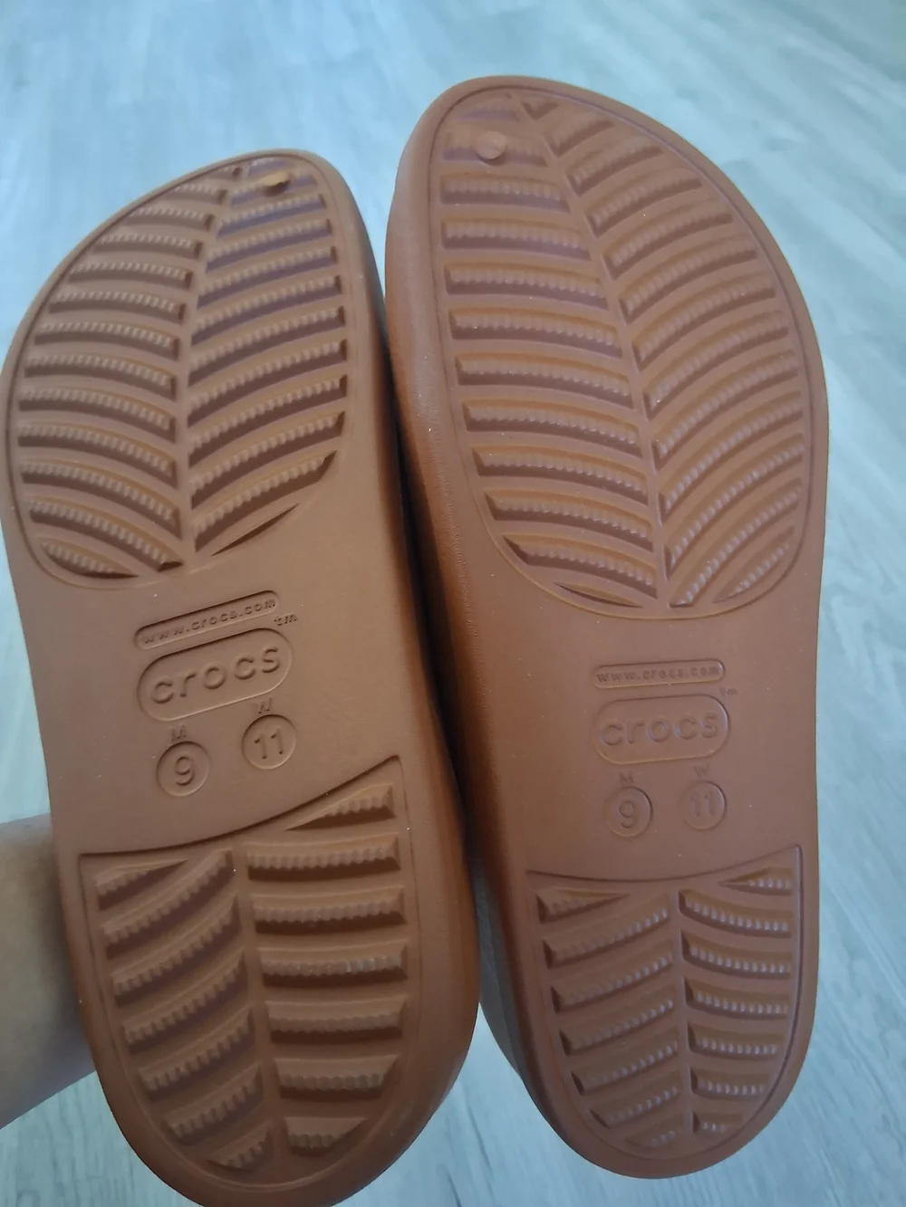 CROCS Dylan Cognac Brown Slip-On Clogs Women's Size 11 Men's Size 9 Waterproof
